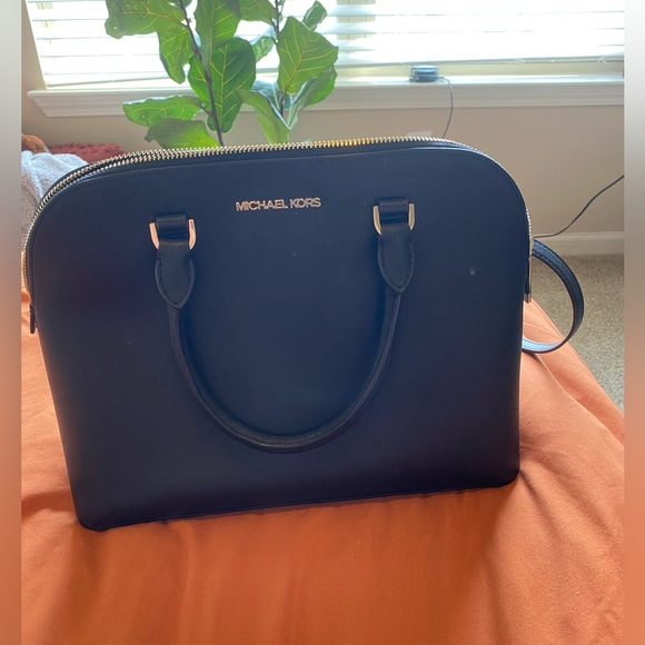 MK black purse - Picture 2 of 3